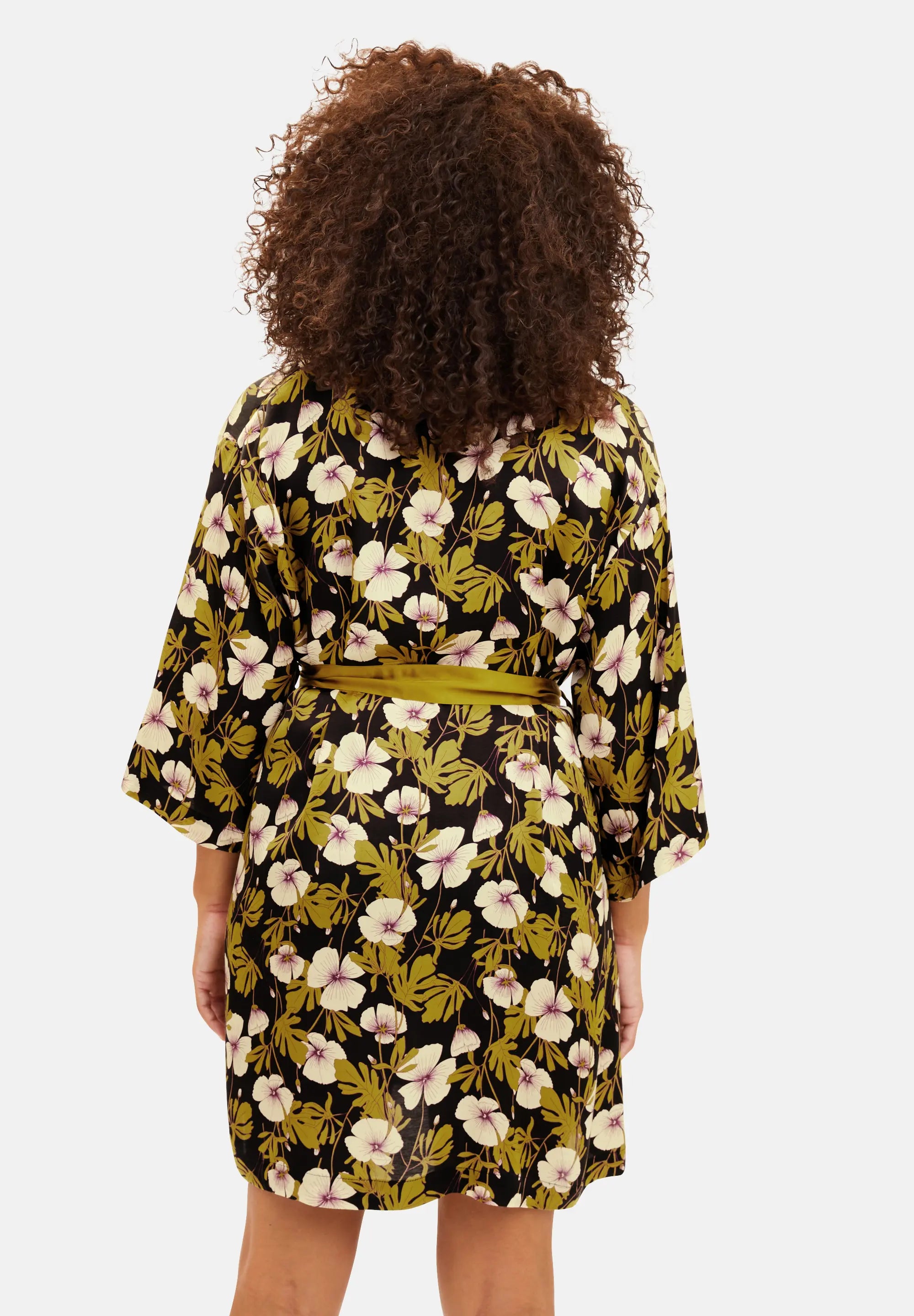 Kimono Trendy Mix Nero stampa Fogliame monstera