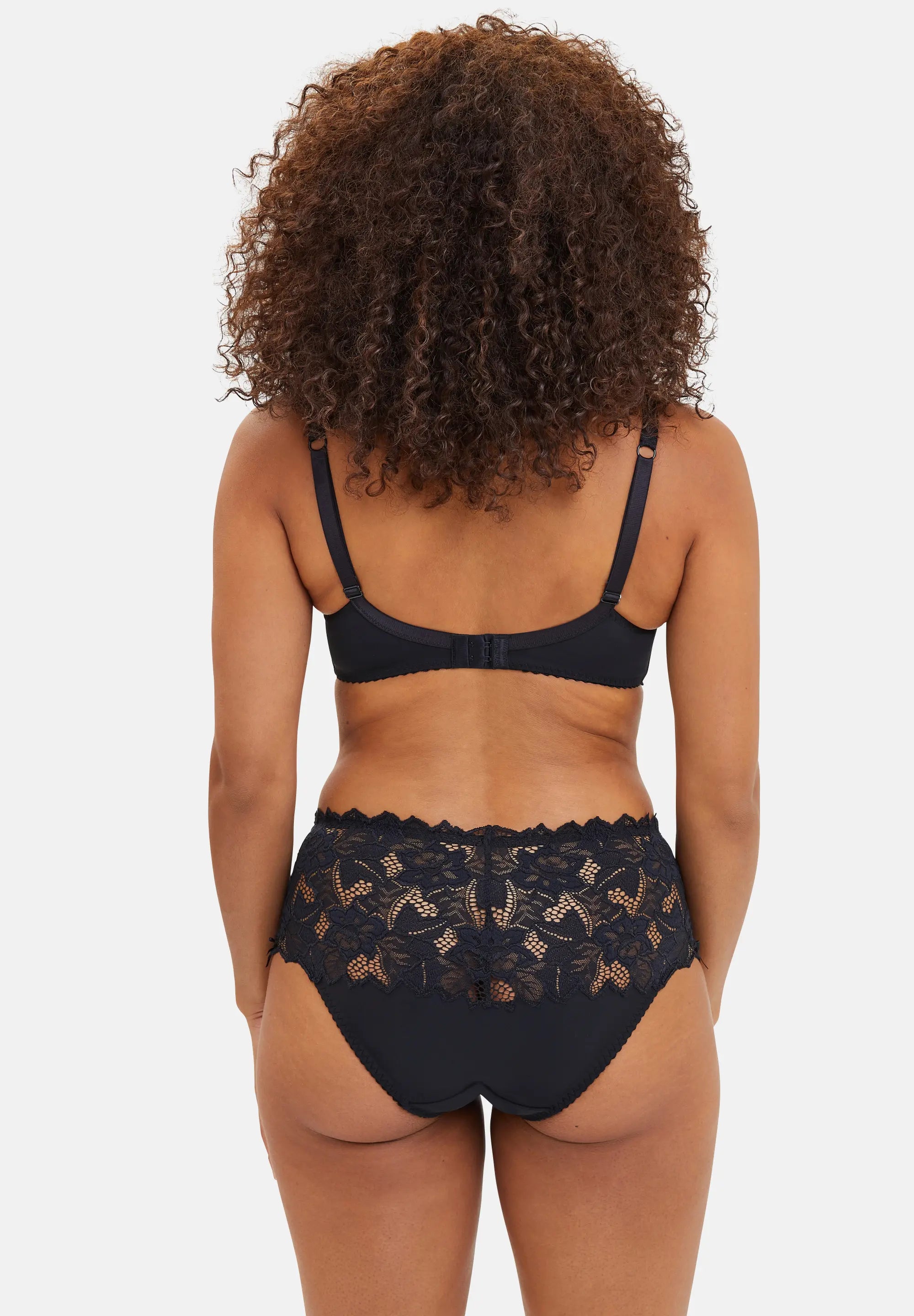 Ensemble noir soutien-gorge et culotte - de dos