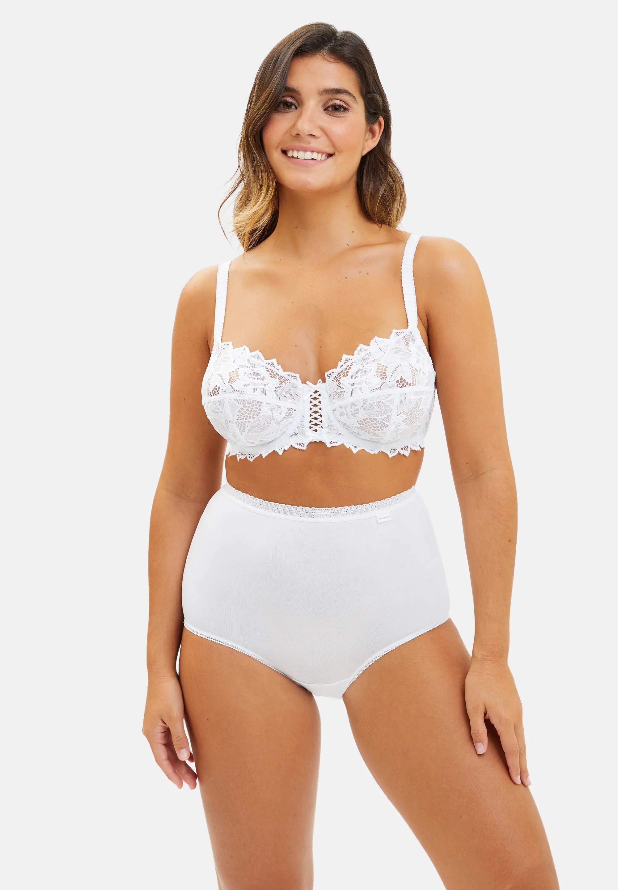 Culotte taille haute blanche avec soutien-gorge dentelle