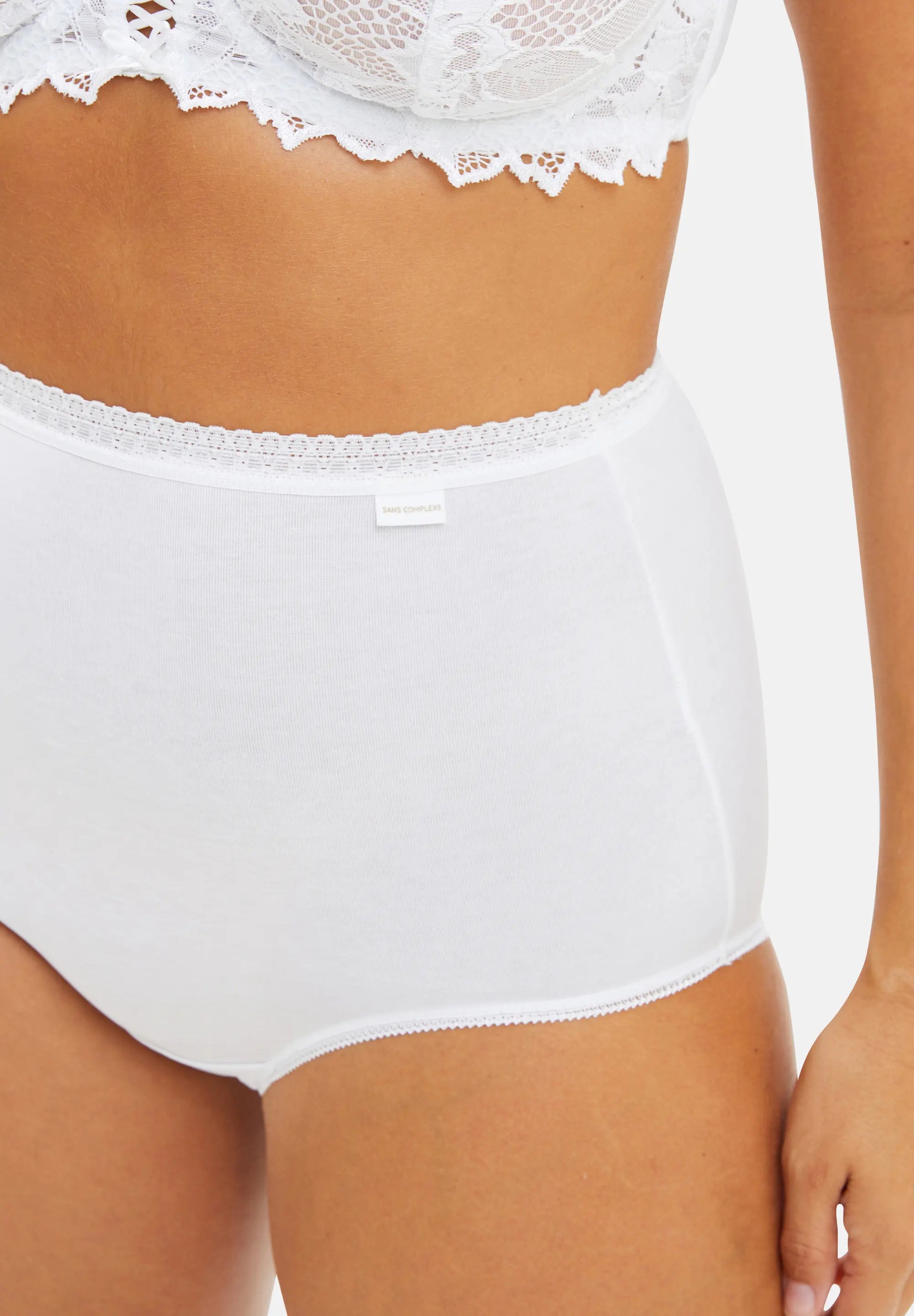 Zoom culotte taille haute blanche