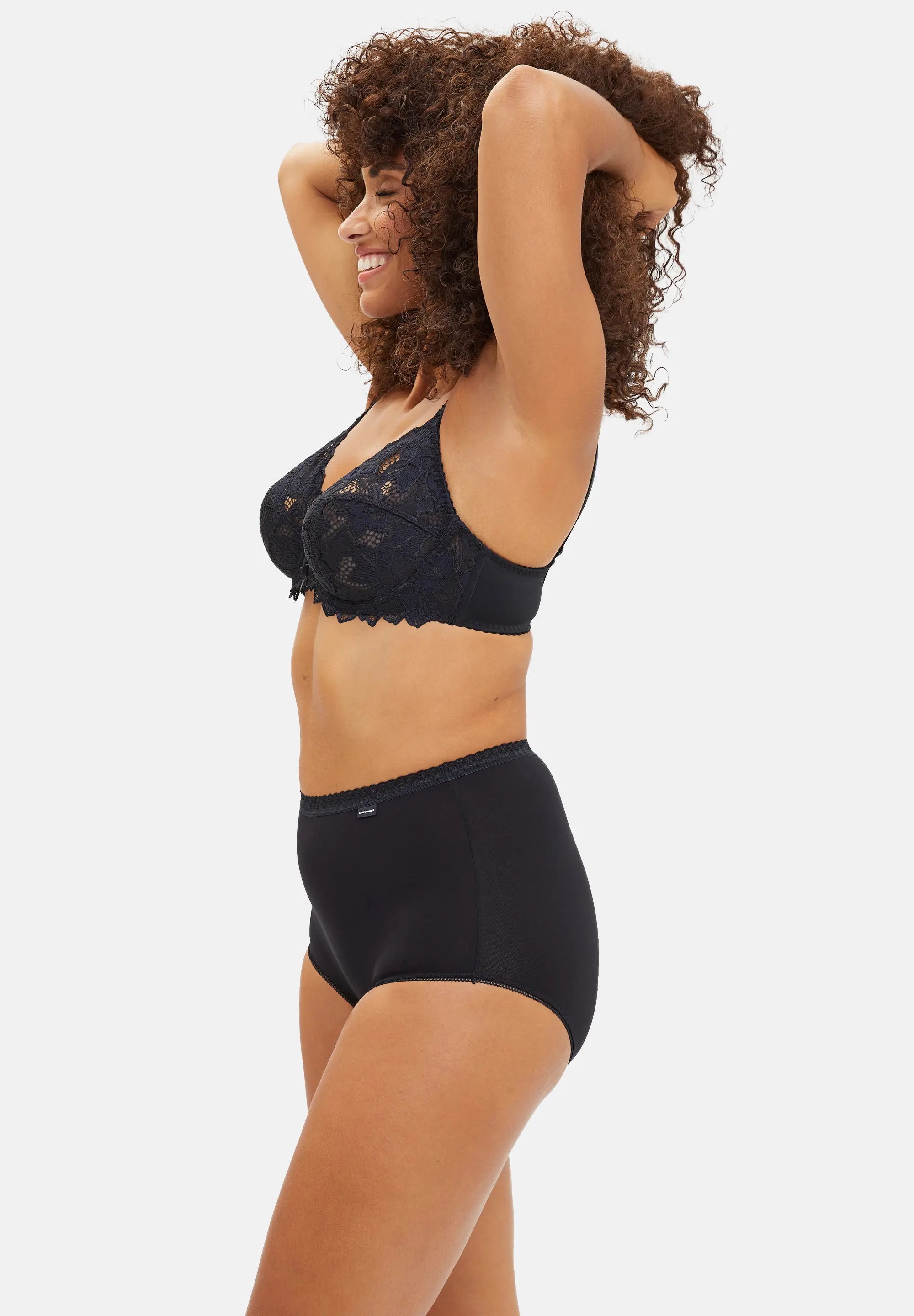 Culotte noire taille haute en coton - pour femme - de profil