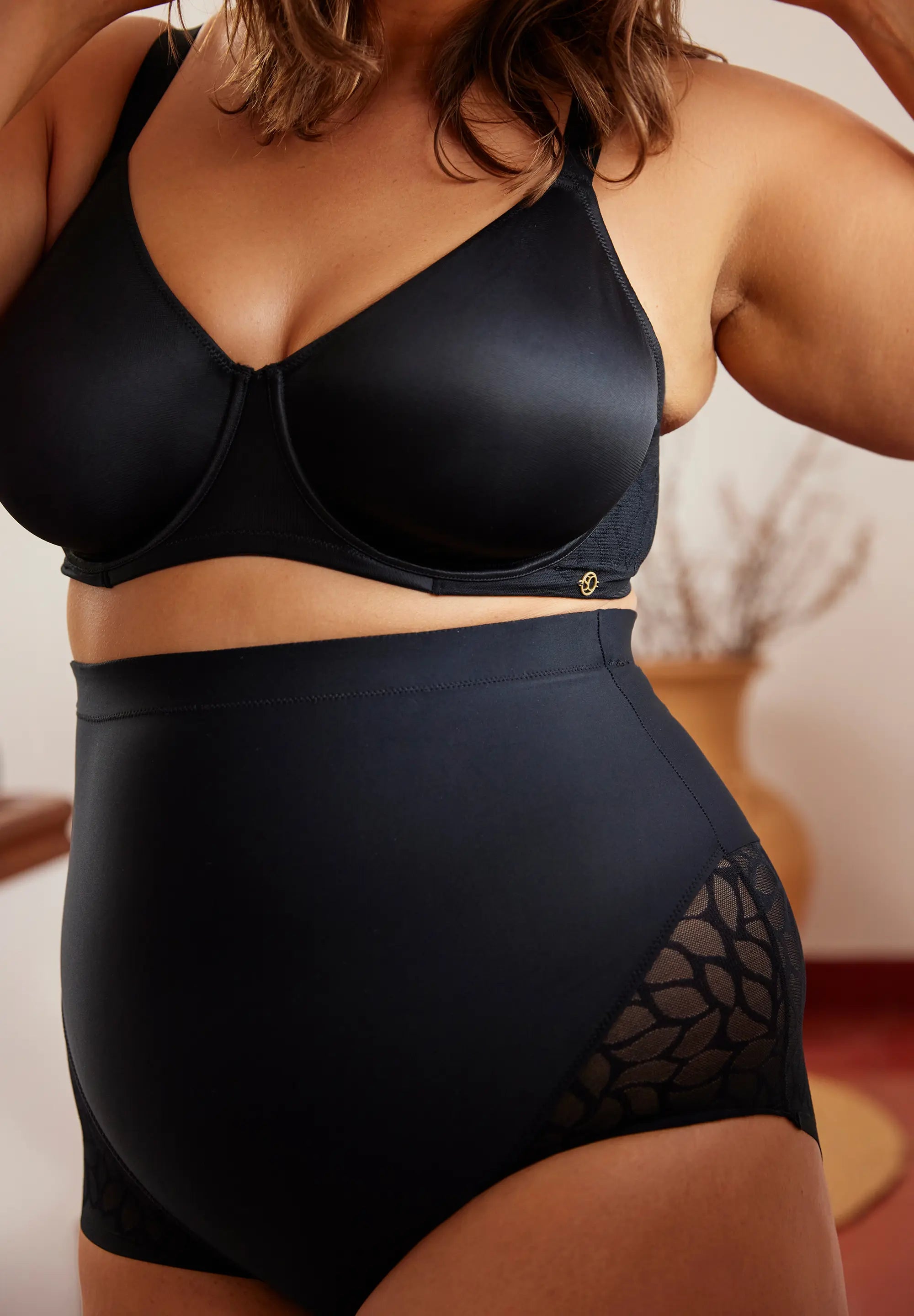Culotte taille très haute Perfect curves Noir