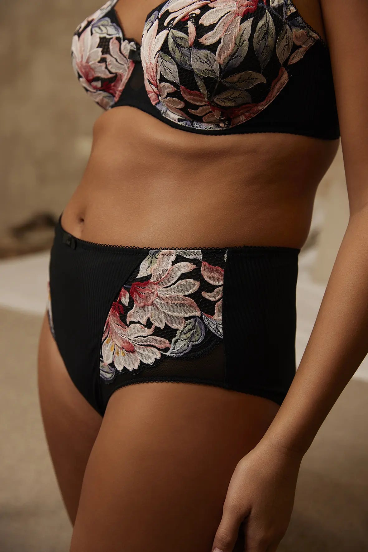 Culote Rosa Fantaisie Acuarela Floral Negra