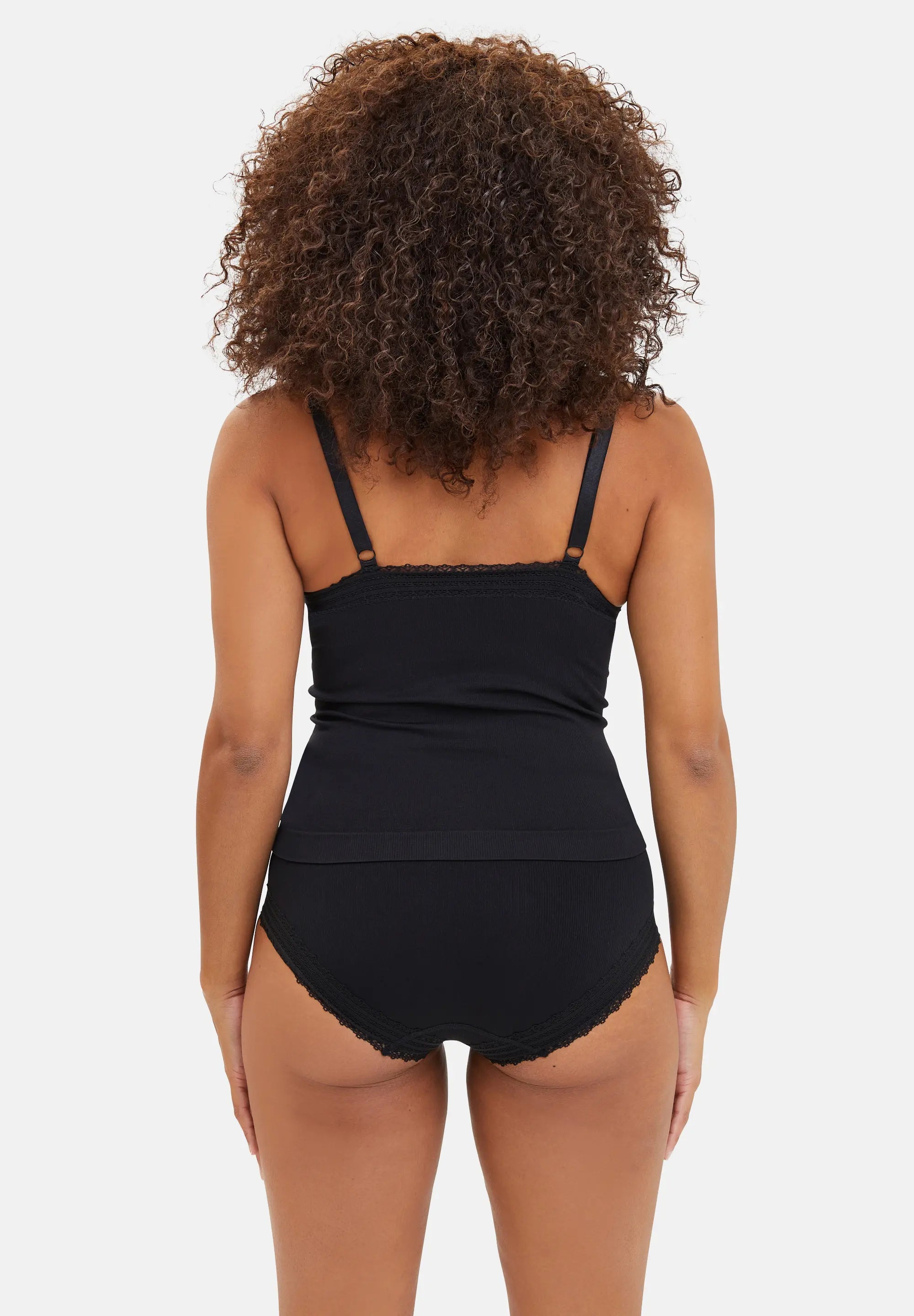 Caraco noir pour femme porté avec une culotte noire - de dos