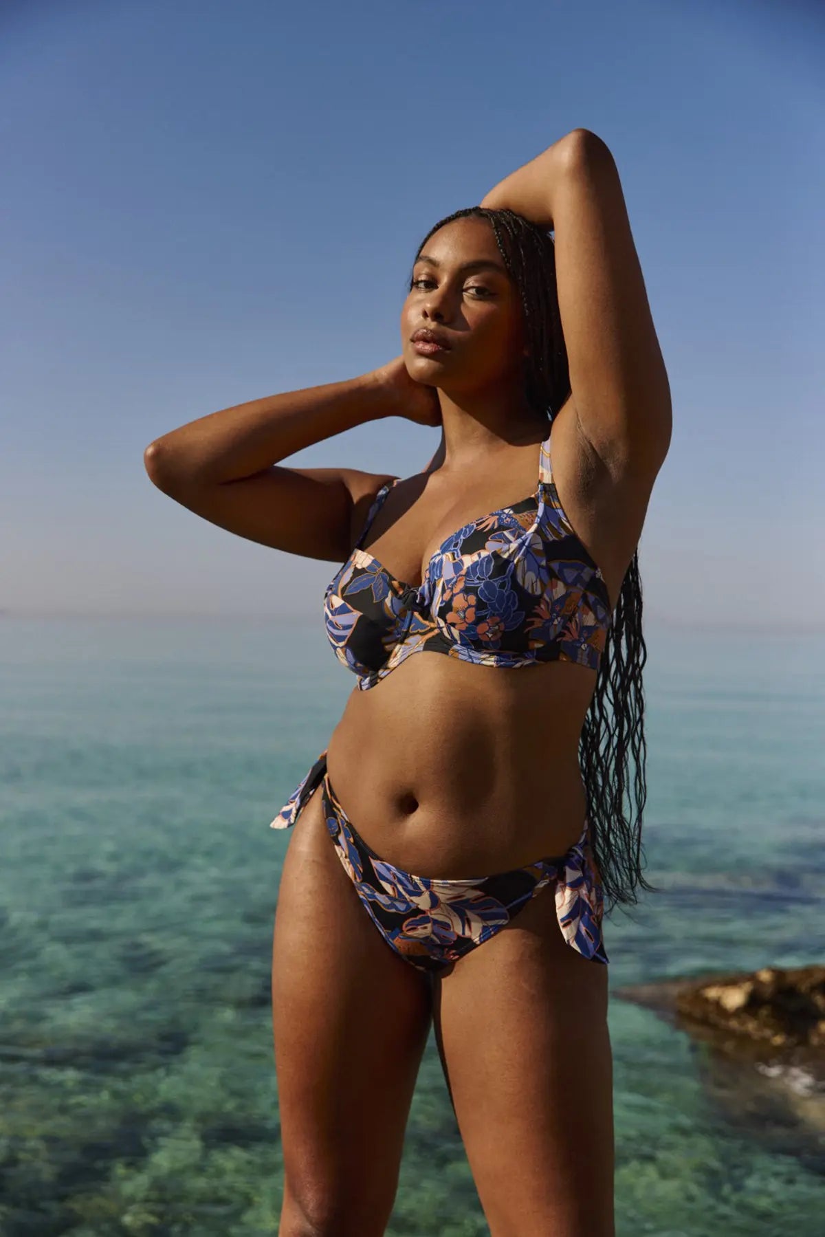 haut et bas de maillot de bain - imprimé exotique noir