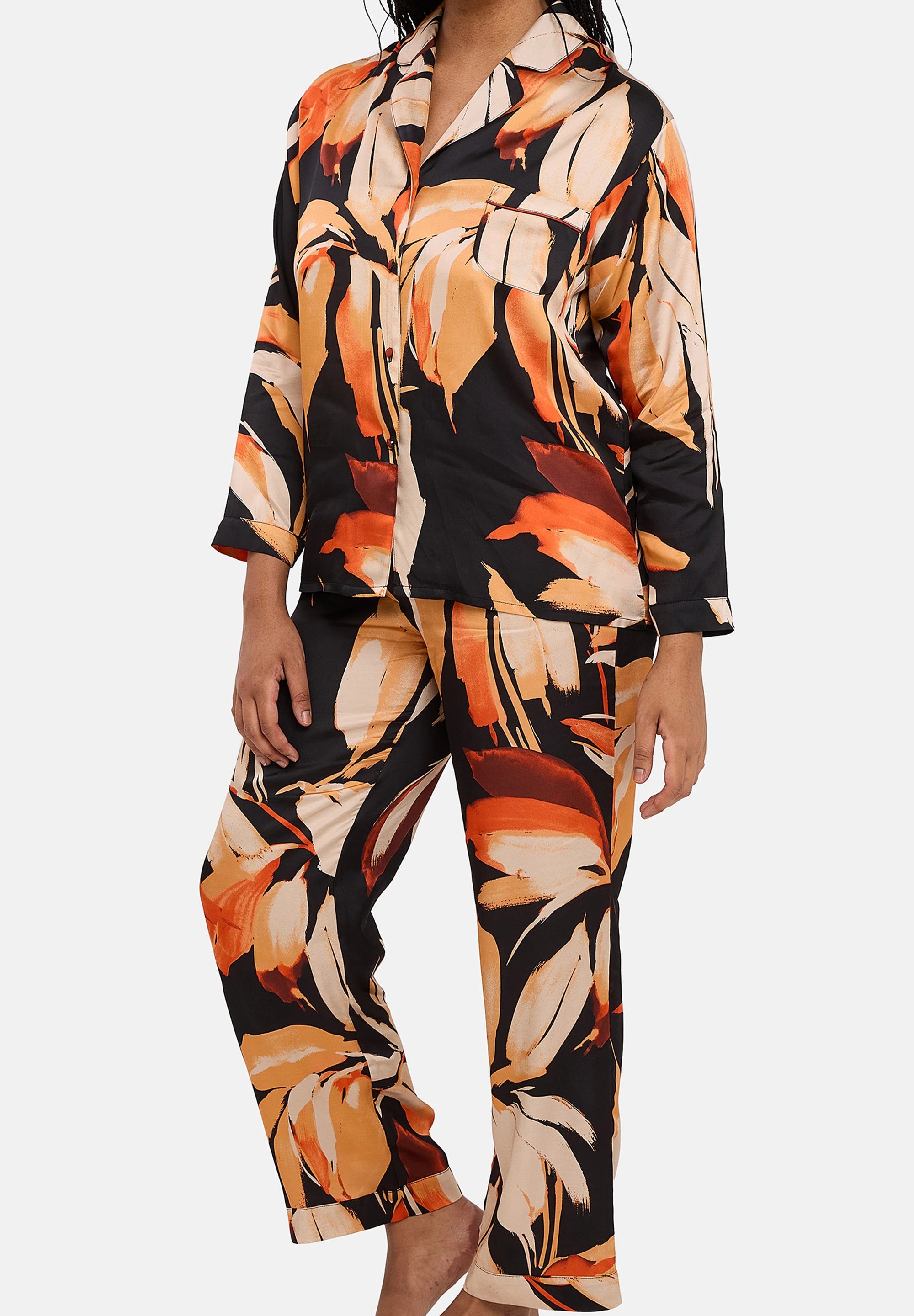 Pure Chic-broek met zwarte bladeren – sfeerbeeld