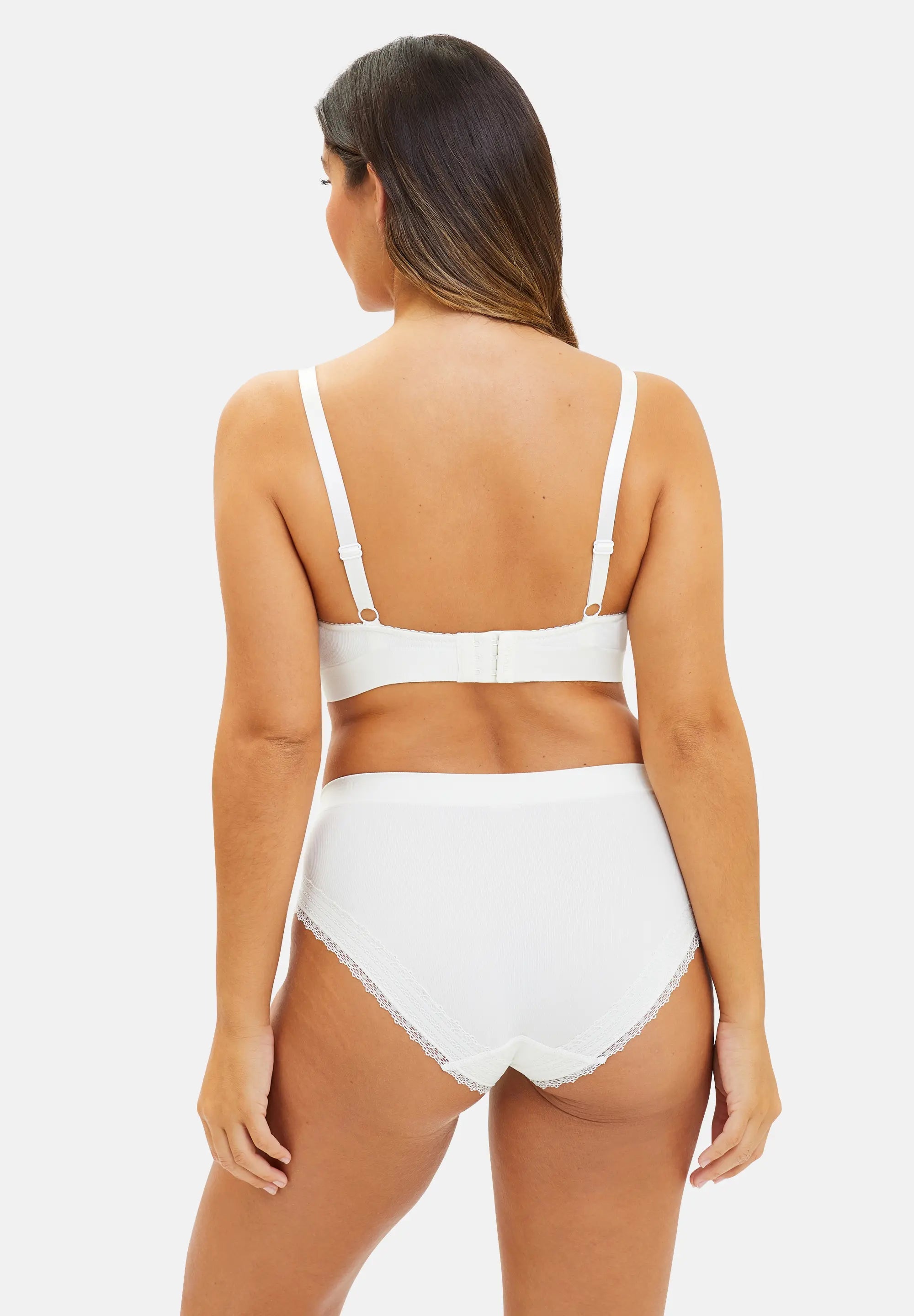 Ensemble brassière et slip blanc - de dos