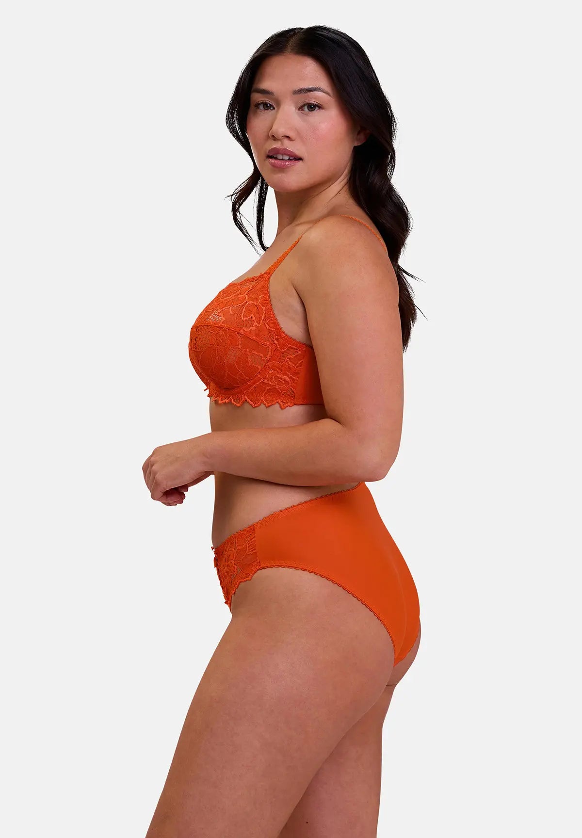 Set van 2 Arum slips in Zwart en Wit en Nud