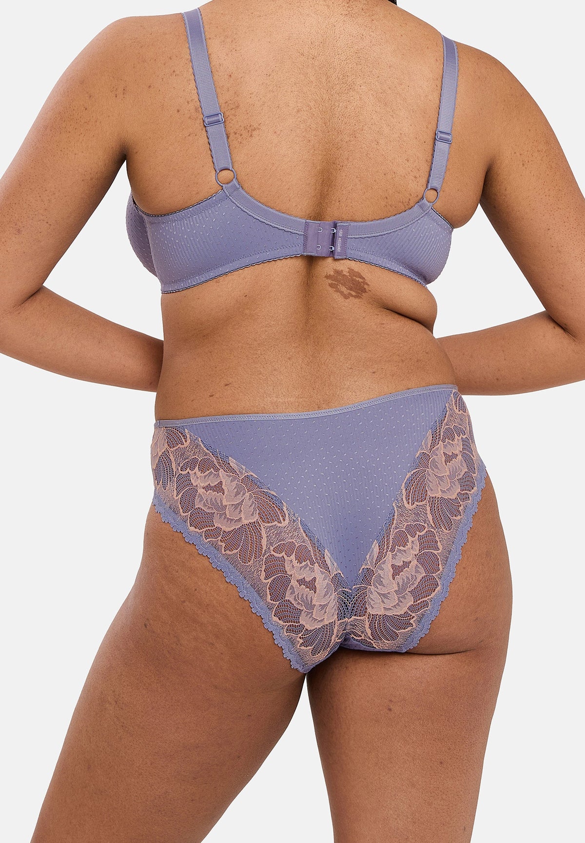 Model wearing Briefs Capucine Gray & Pale Pink