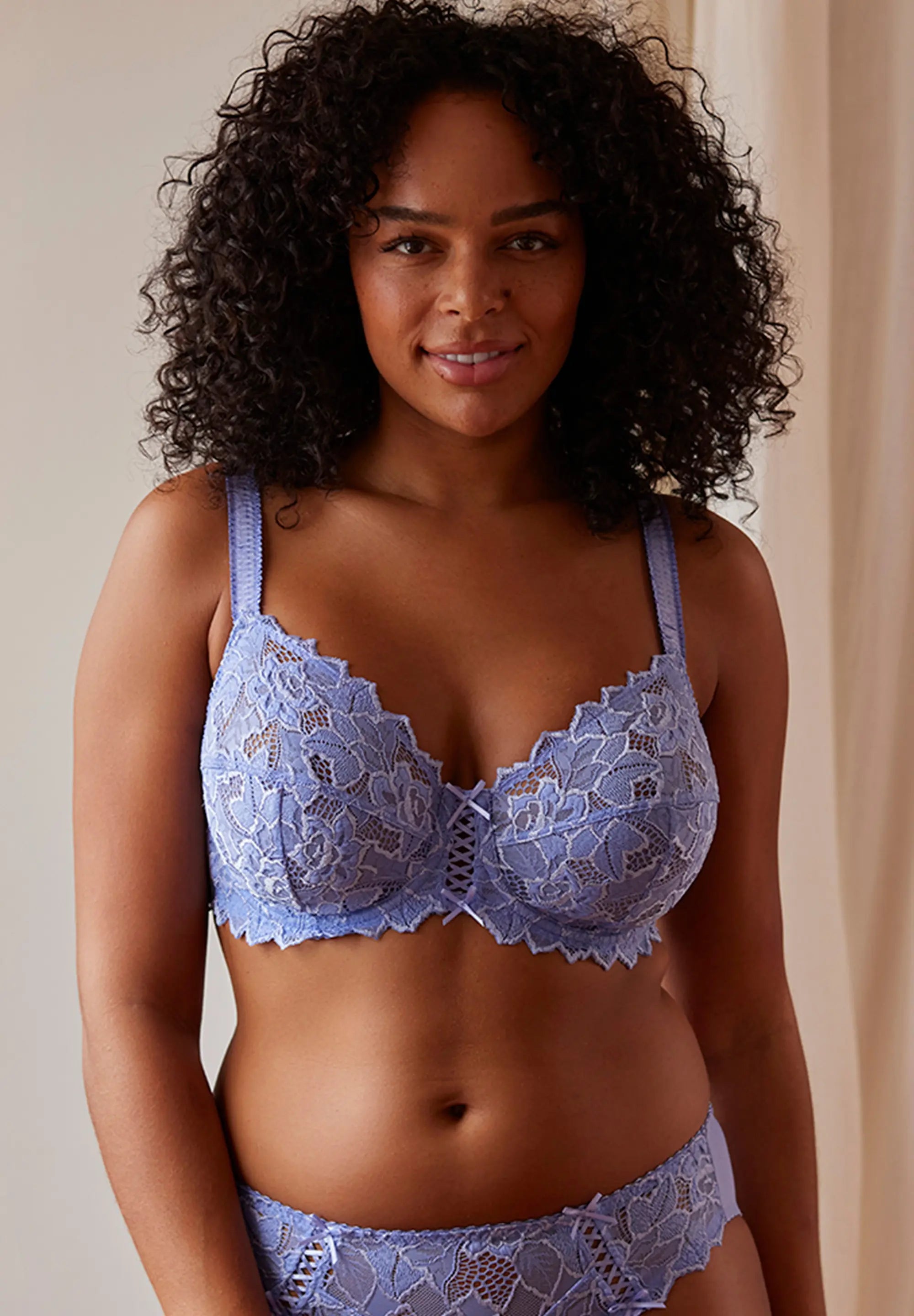 6er - Set – Bügel-BHs Arum Schwarz, Weiß, Beige, Rosa, Thymiangrün und Blau