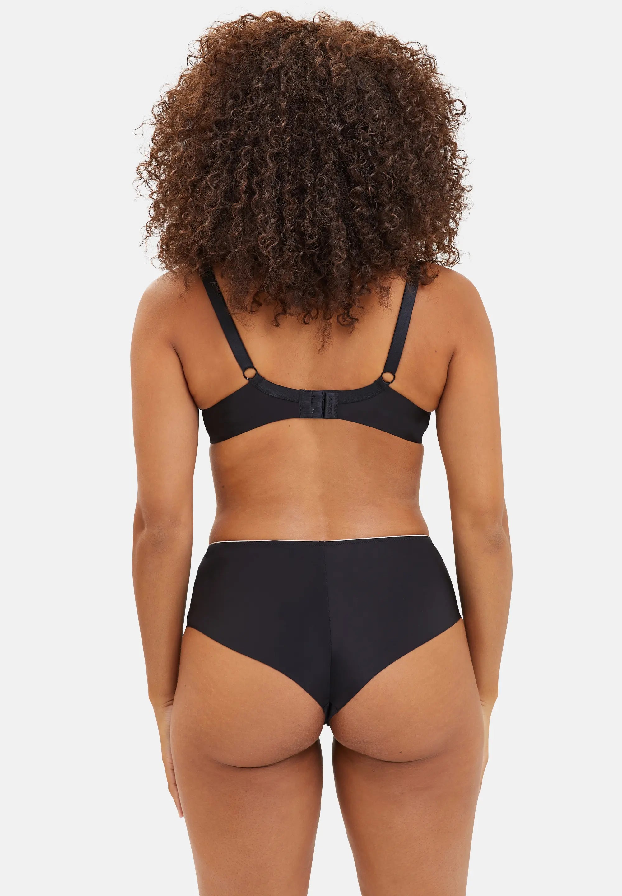 Ensemble Unseen Soutien-gorge corbeille avec armatures et culotte - noir et beige - de dos