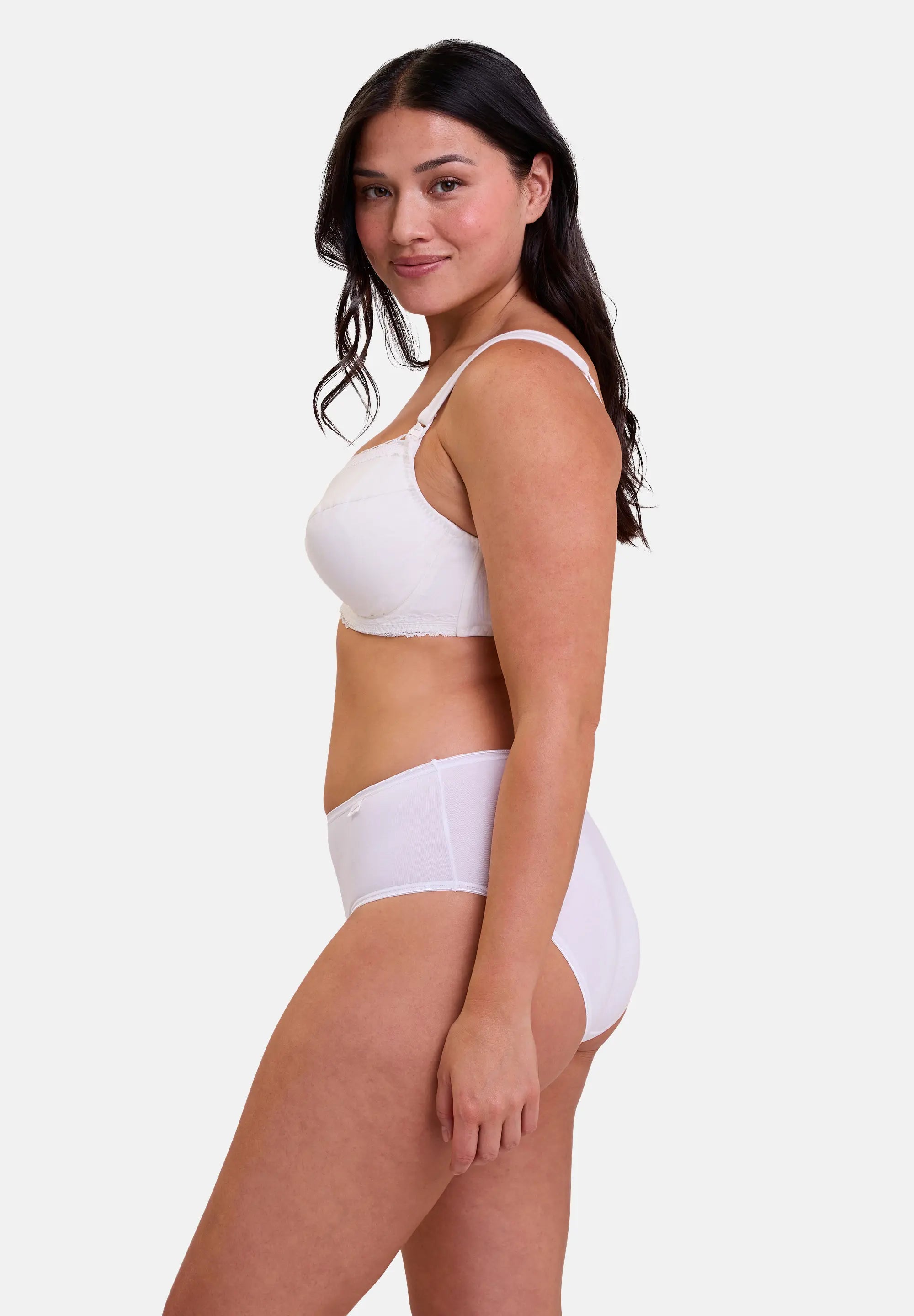 Soutien-gorge d'allaitement porté avec culotte- couleur ivoire - de profil