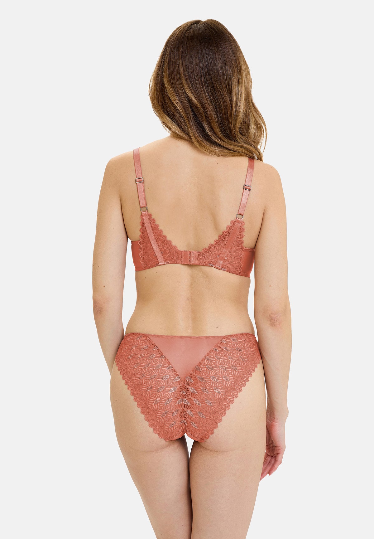 Mannequin portant Soutien-gorge emboîtant Olympe Marron Cuivré
