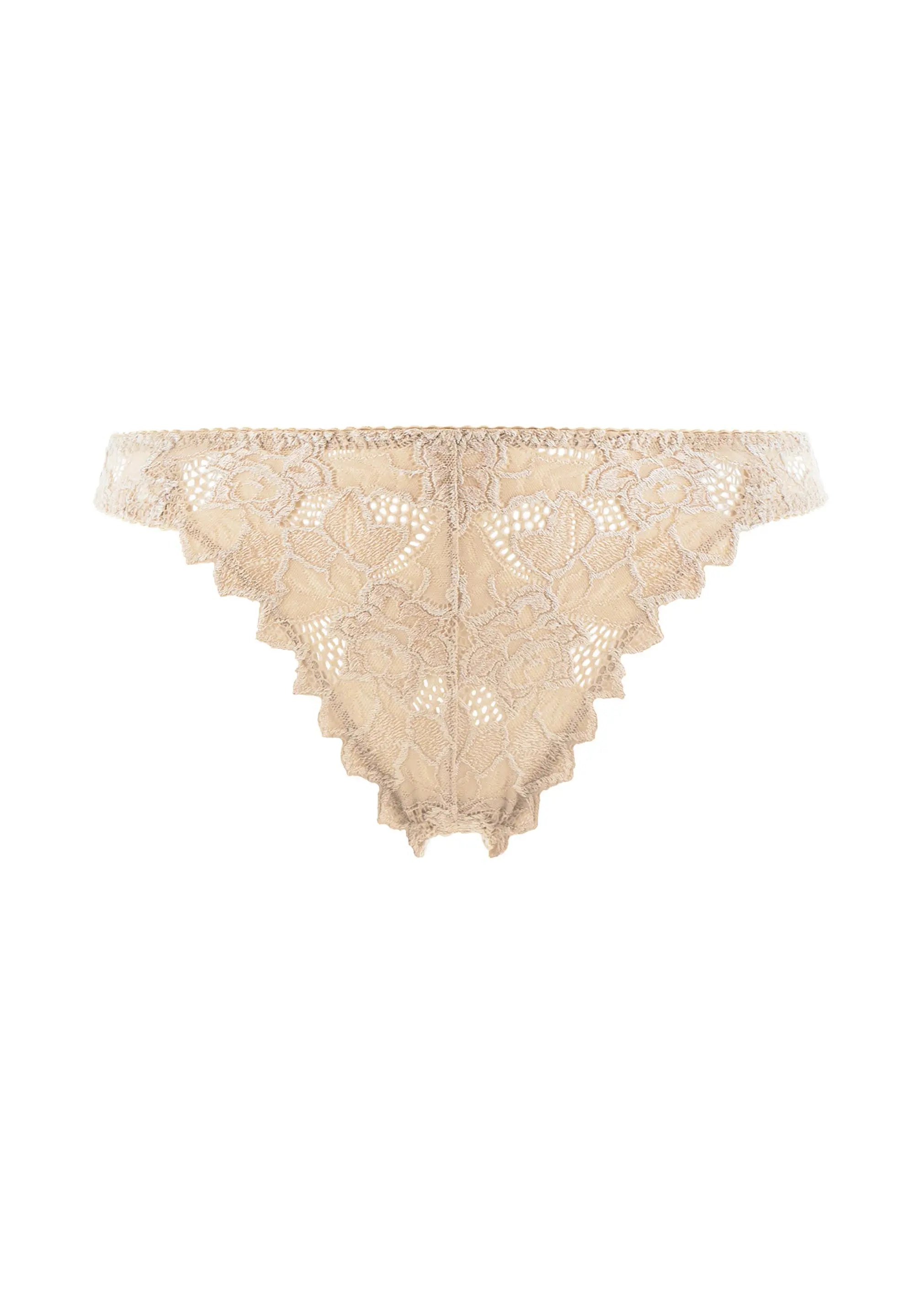 Packshot String couleur skin pour femme - en dentelle