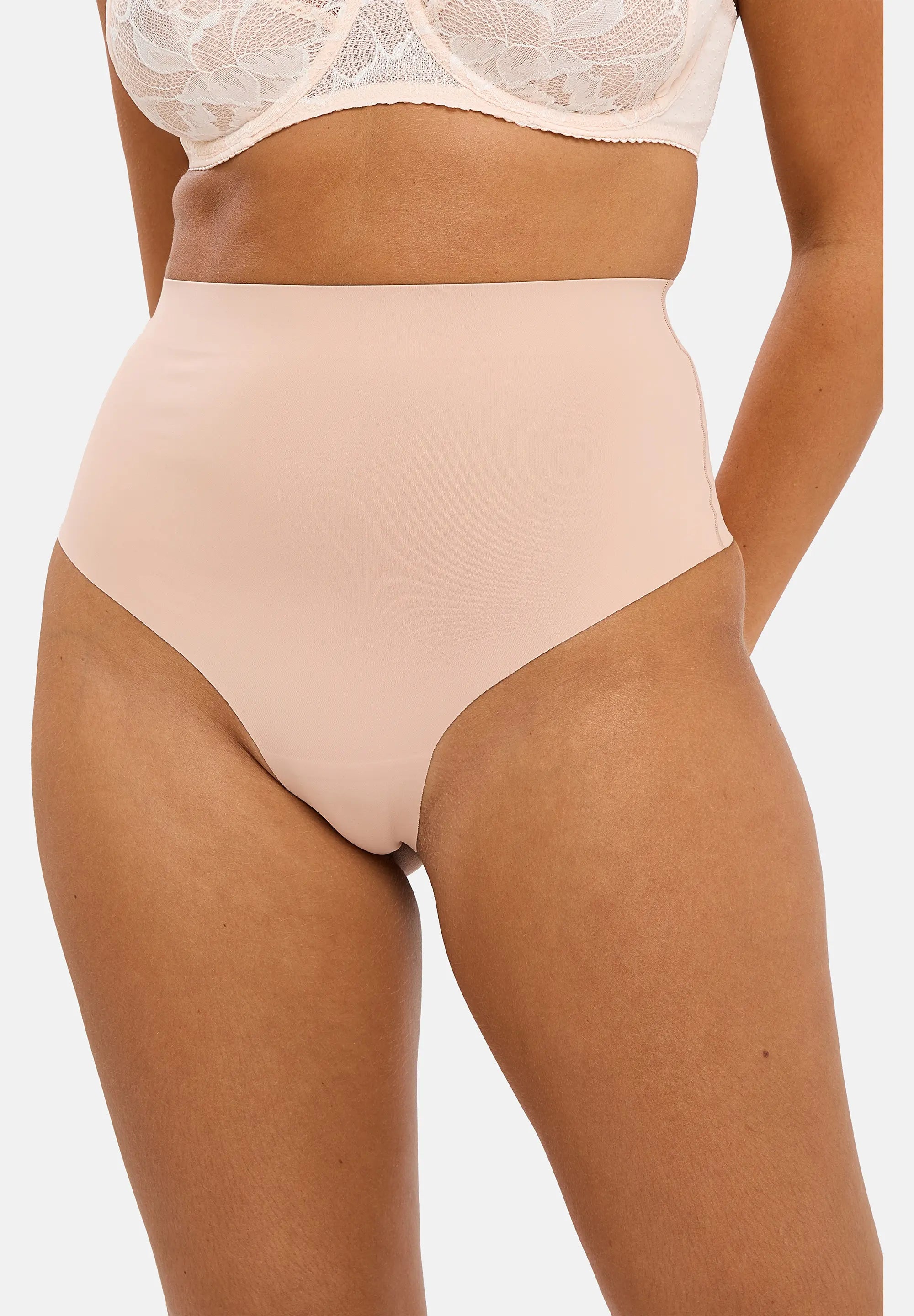 String taille haute gainant Perfect Touch Nude