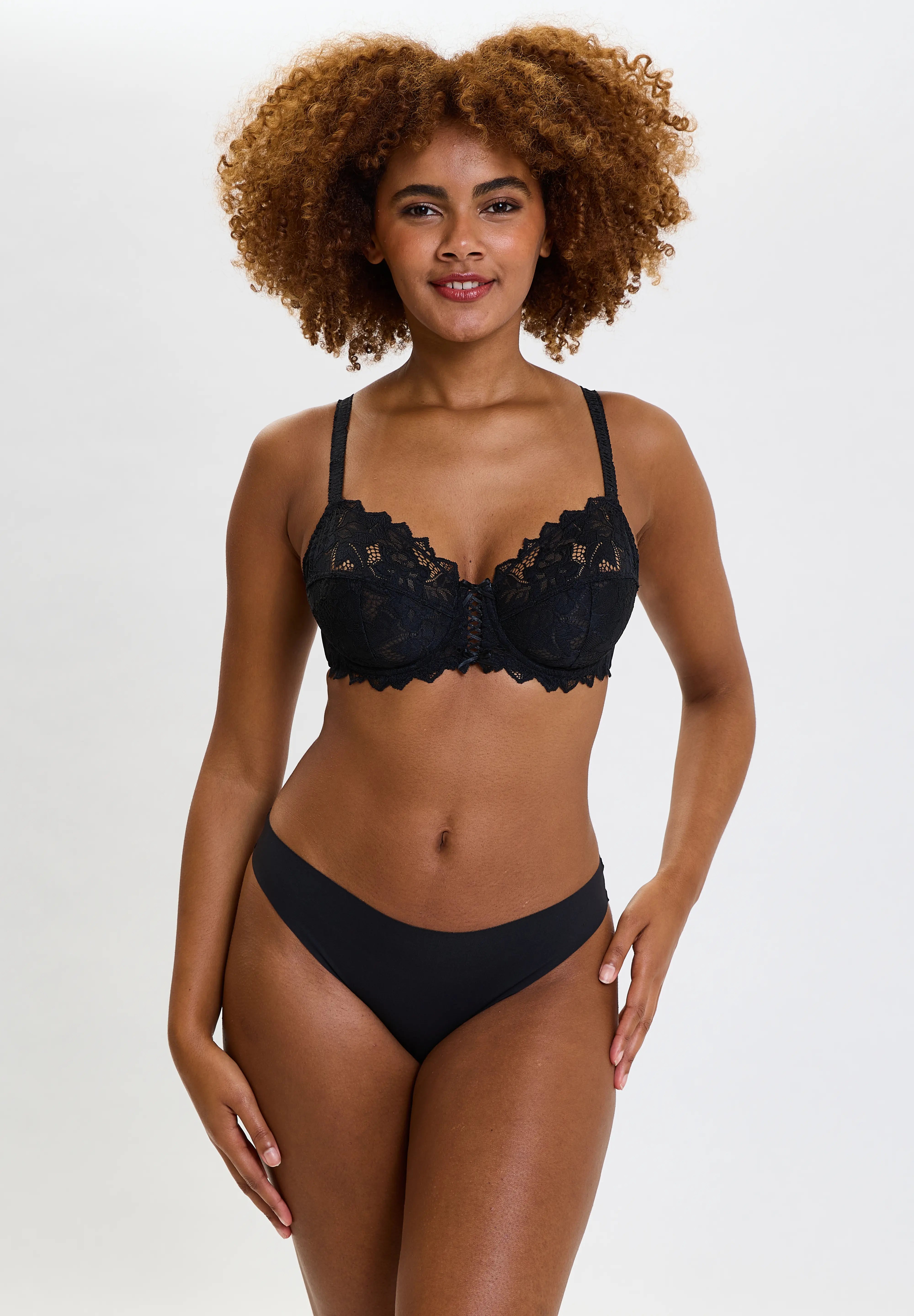 Set van 6 onzichtbare microvezel-tanga's in zwart en huidskleur