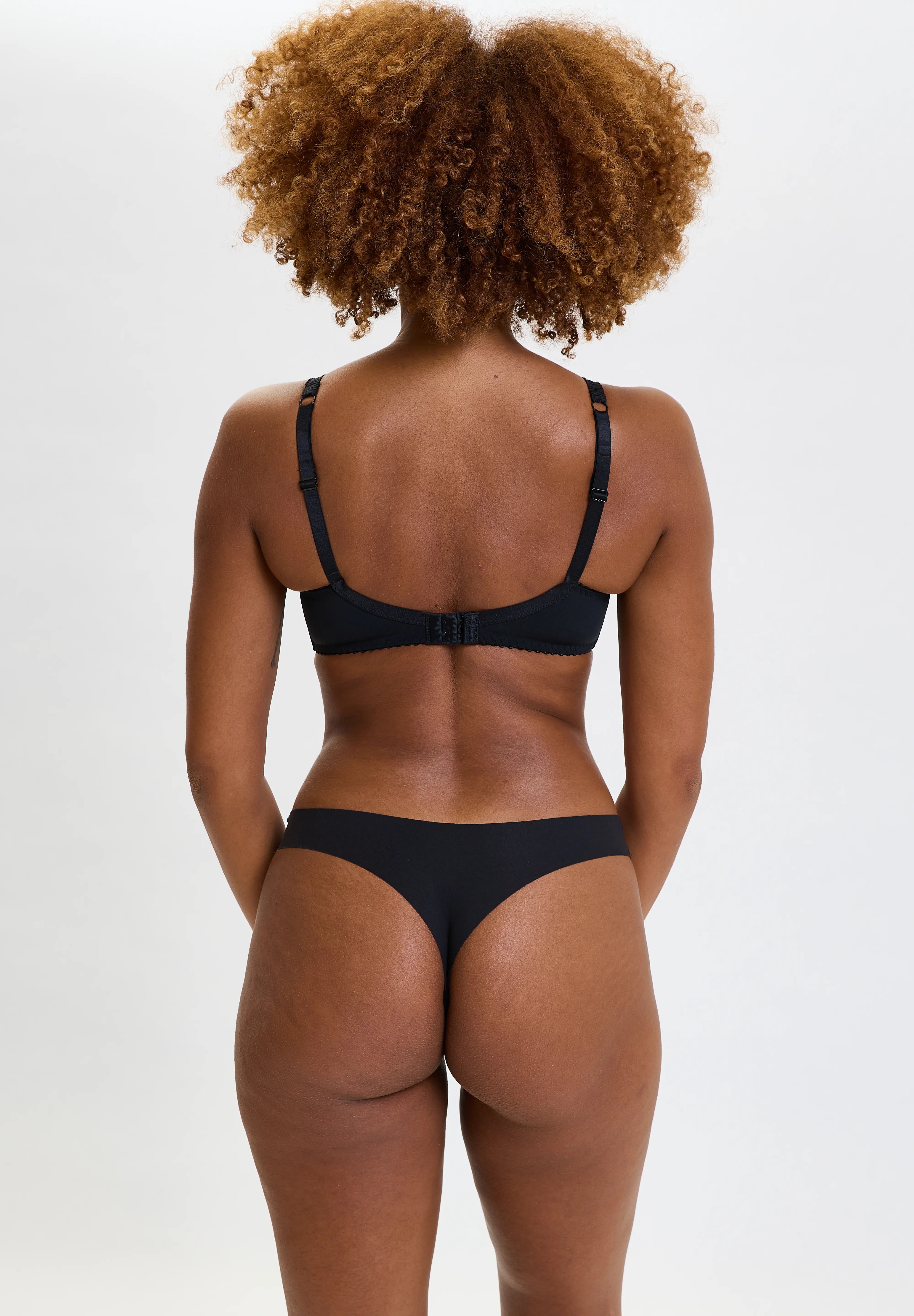 Set van 6 onzichtbare microvezel-tanga's in zwart en huidskleur