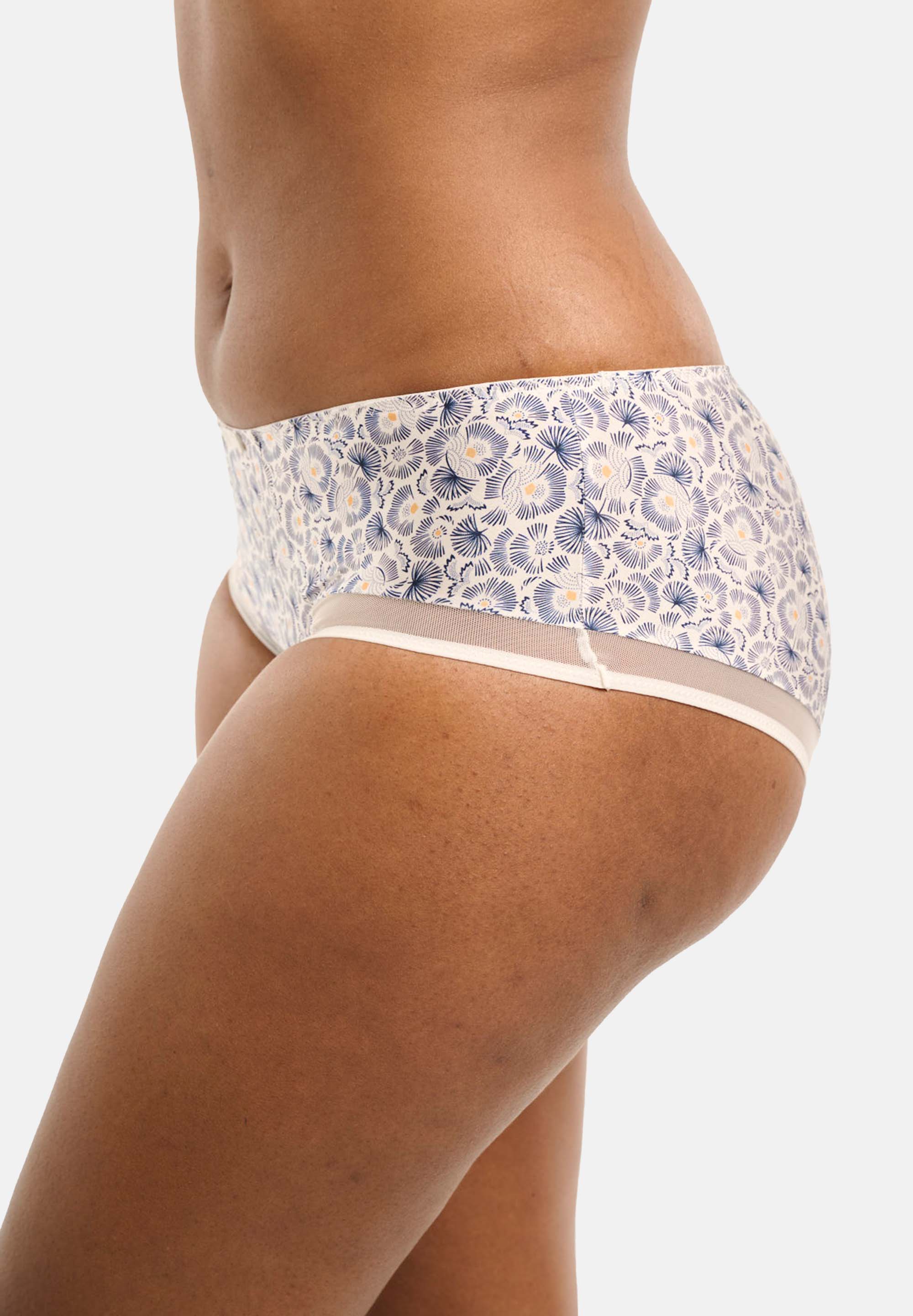 Shorty Complice Ivory & Blue Floral Print