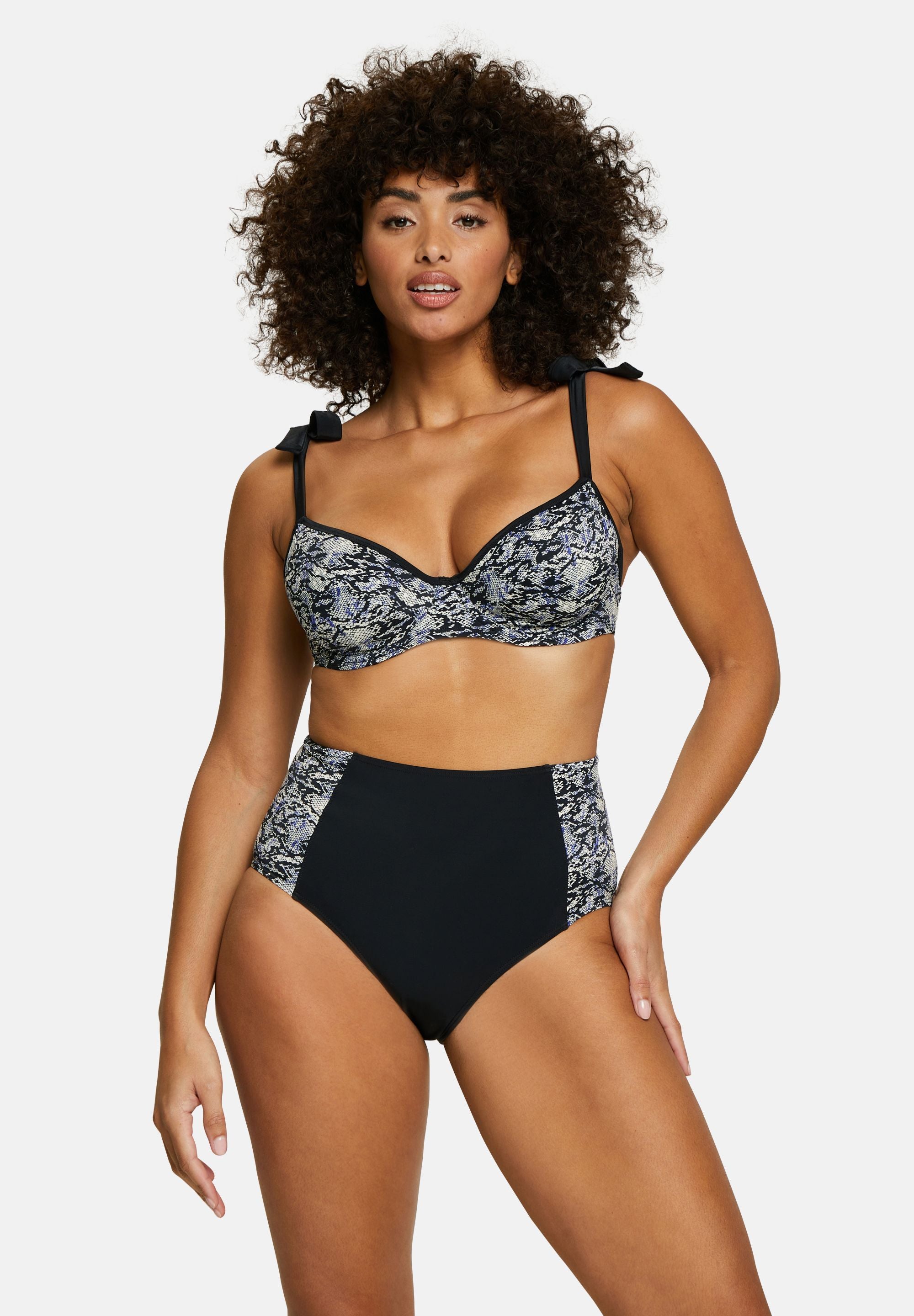 Underwired swimsuit top At the world's end Animal print Black