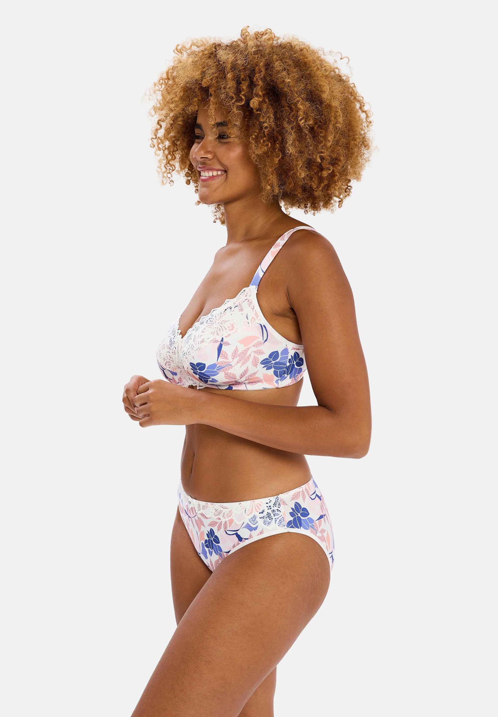 Ensemble en coton Ava Fantaisie vue de profil - collection AH26 - gamme post-opératoire
