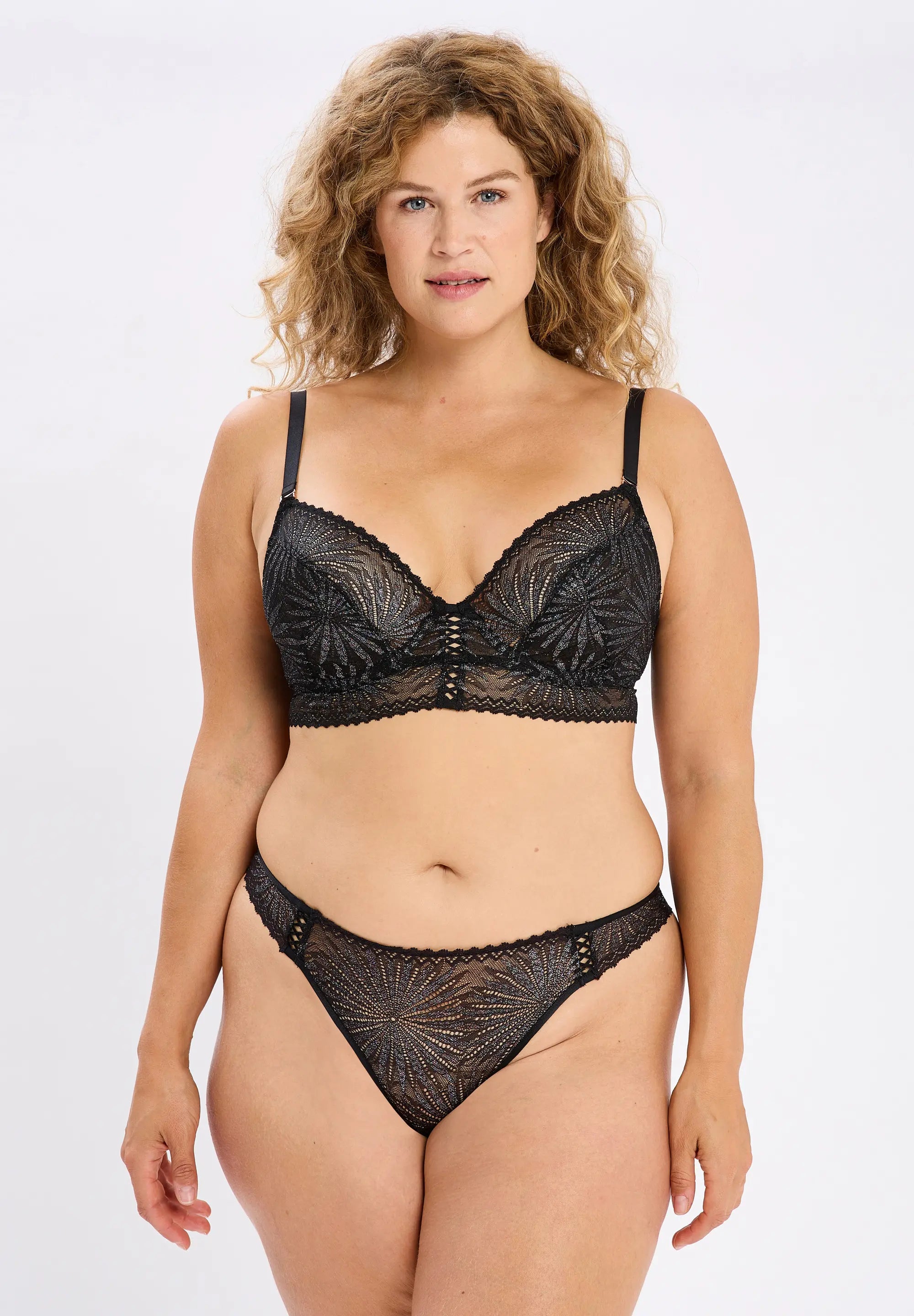 Tanga Laurie in zwart