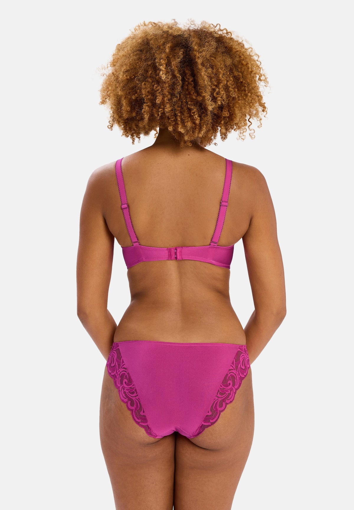 Mannequin portant Slip Carla Rouge Fuchsia - vue de dos