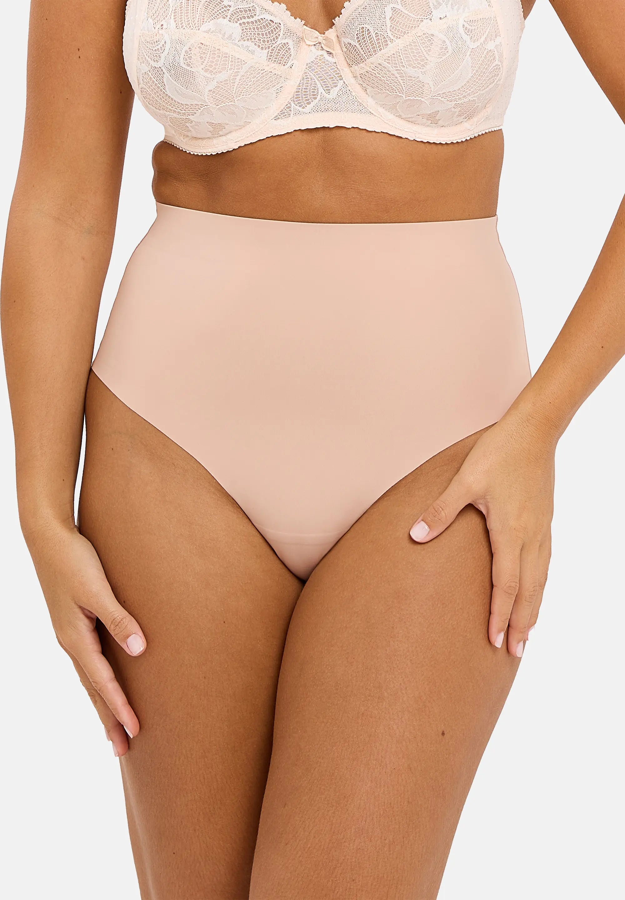 String taille haute gainant Perfect Touch Nude