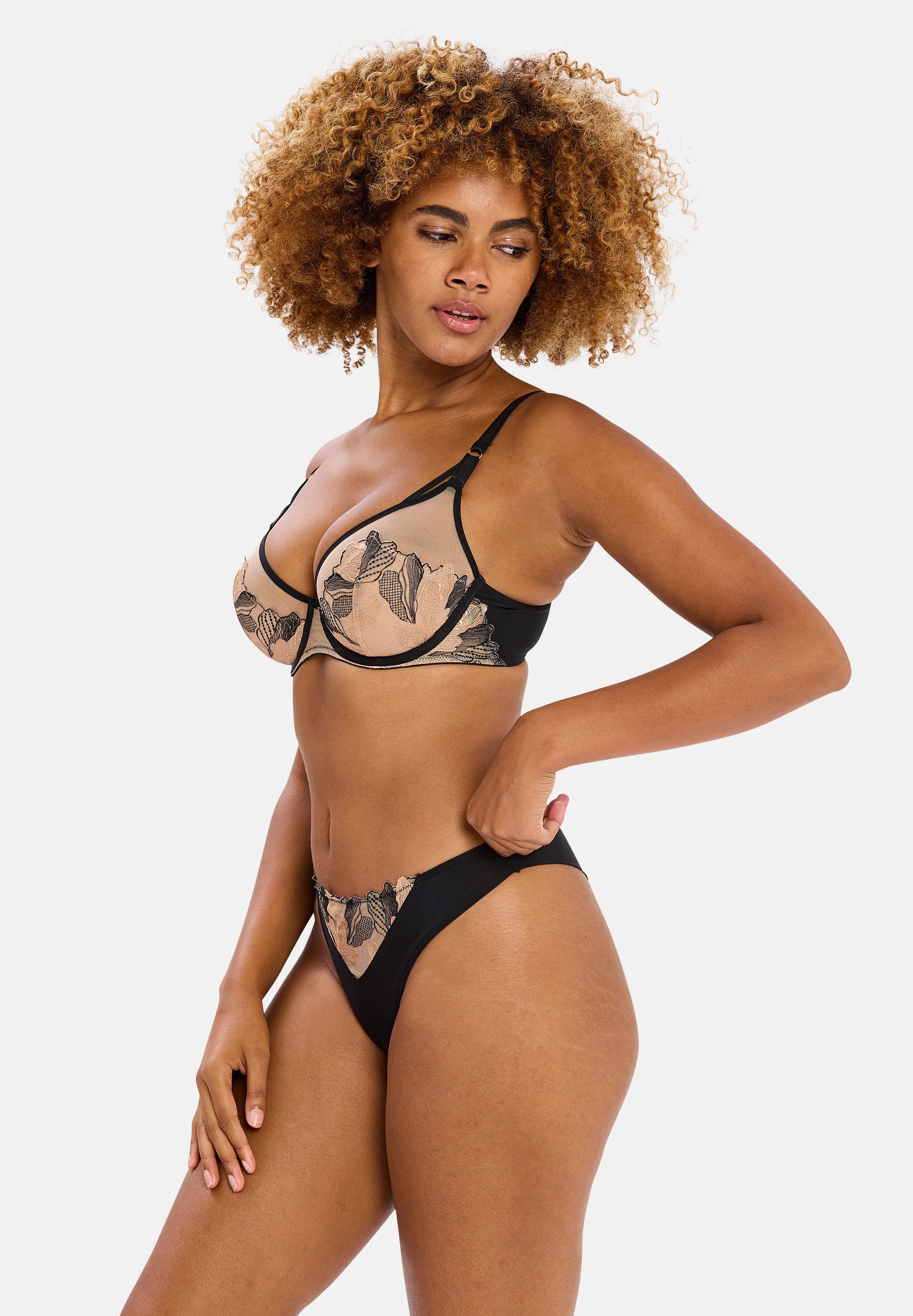 String Thilda Noir Nude
