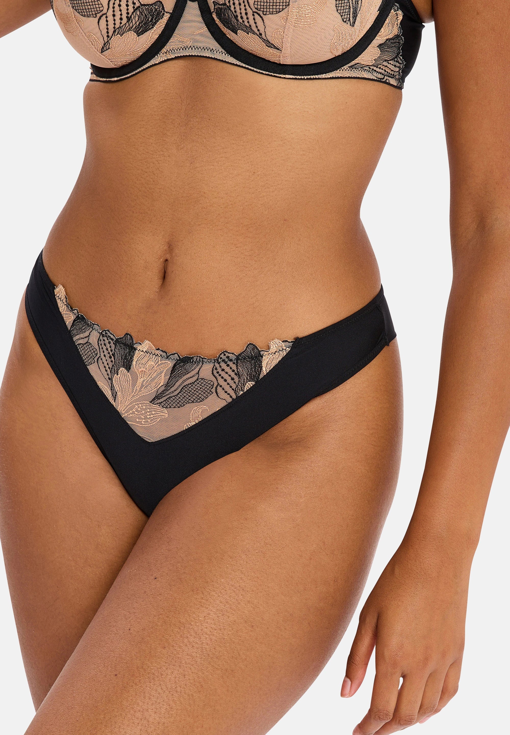 String Thilda Noir Nude